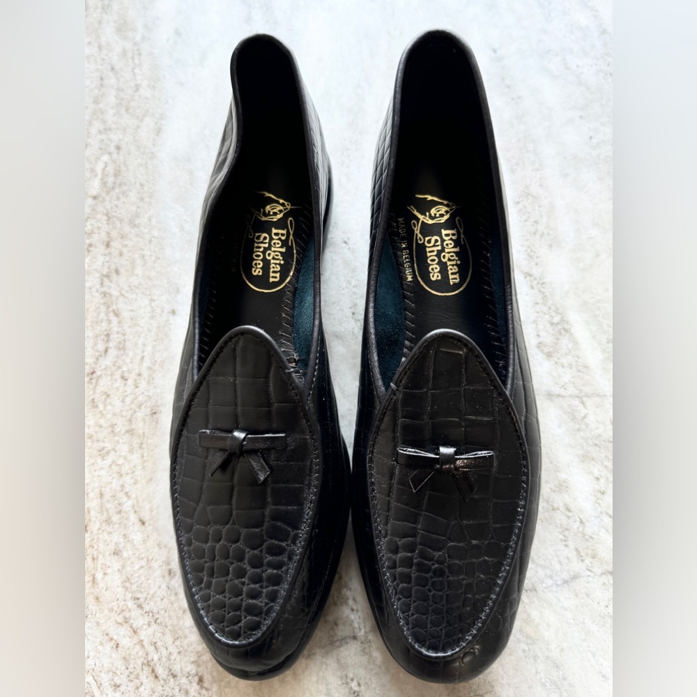 Black Crocodile Pattern Loafers